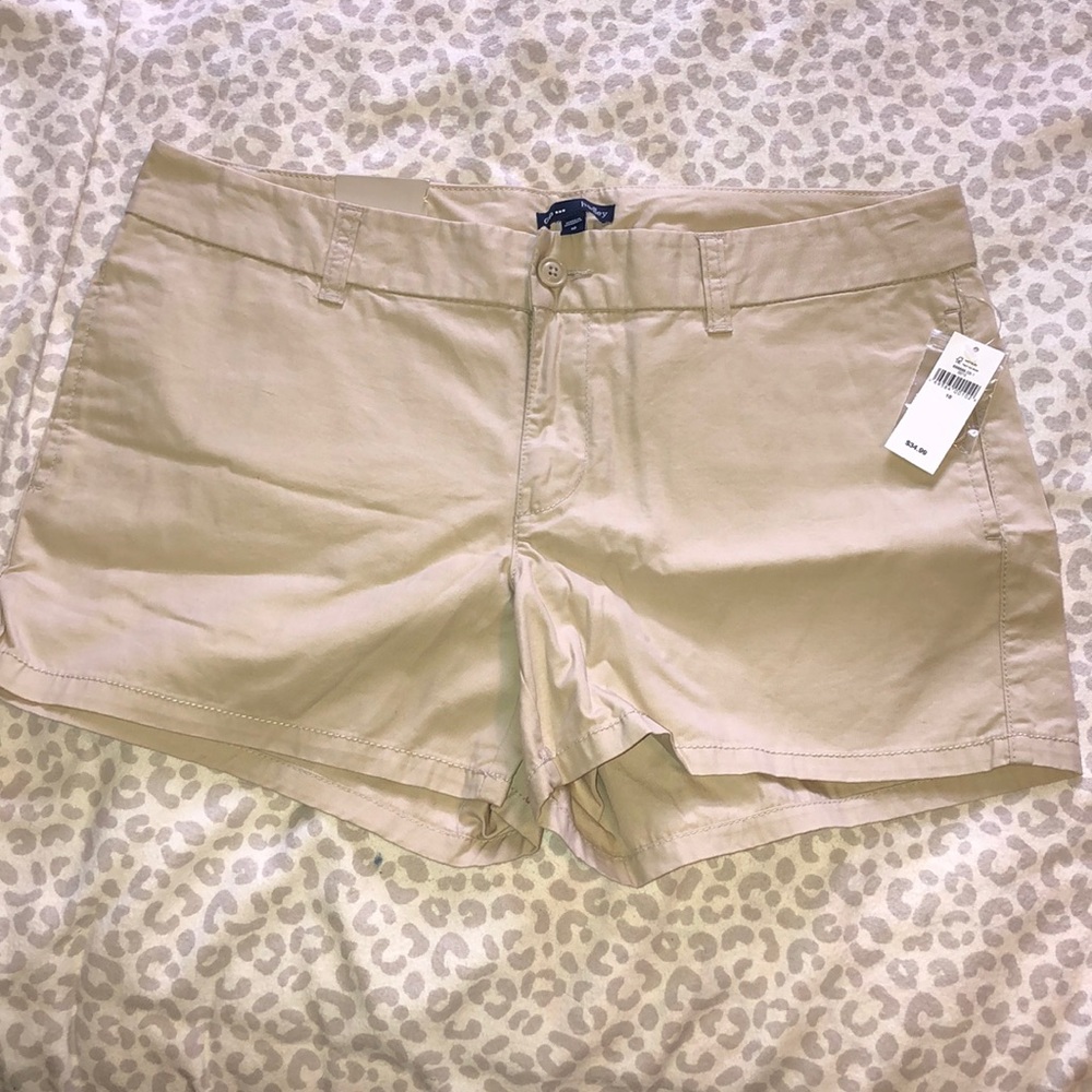 Gap Kahki Hadley shorts